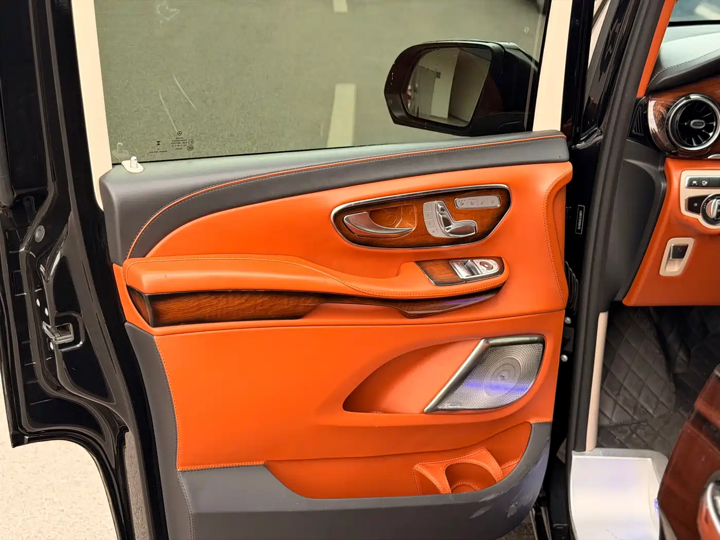 Mercedes-Benz V-Class 2022 V 260 L Long Wheelbase Luxury Edition фото 7