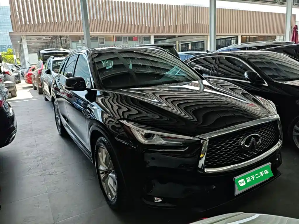 Photo 4 - Infiniti QX50