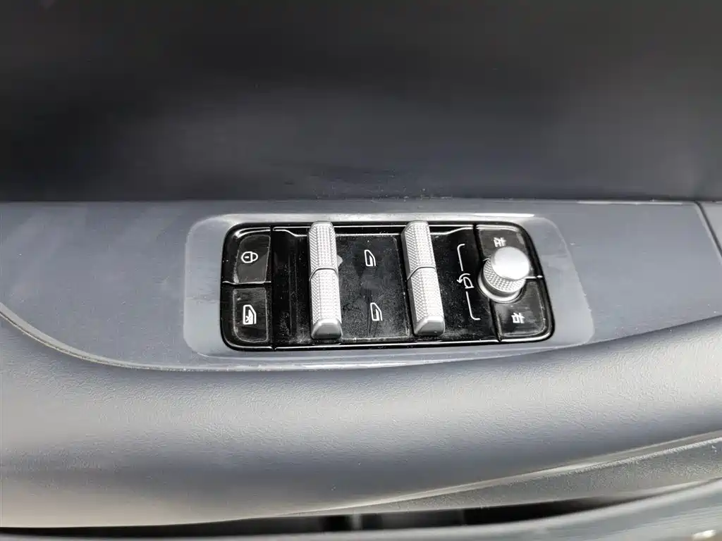 GEELY GALAXY GALAXY E5