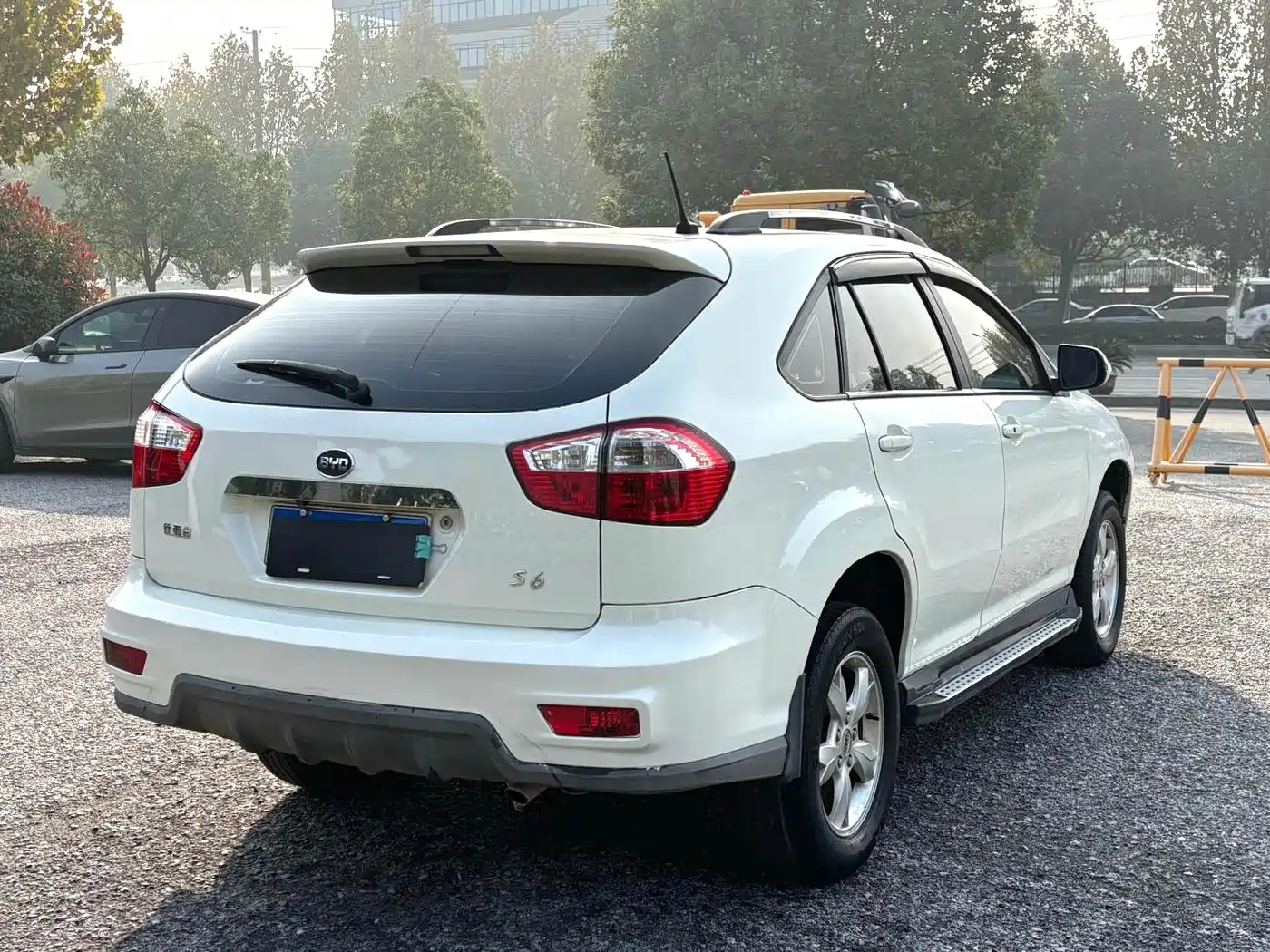 BYD S6 2013 2013 Joy Edition 2.0L Manual Luxury 5-seater