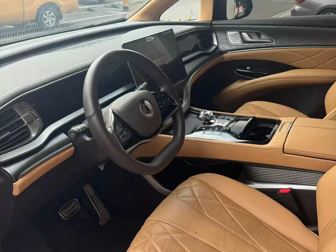 Denza D9 2025 DM-i Smart Drive Edition 1020 AWD Prestige фото 3