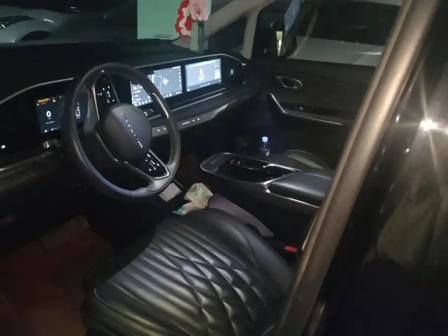 Maxus Maxus G90 2022 2022 2.0T Nebula 7-Seater Edition