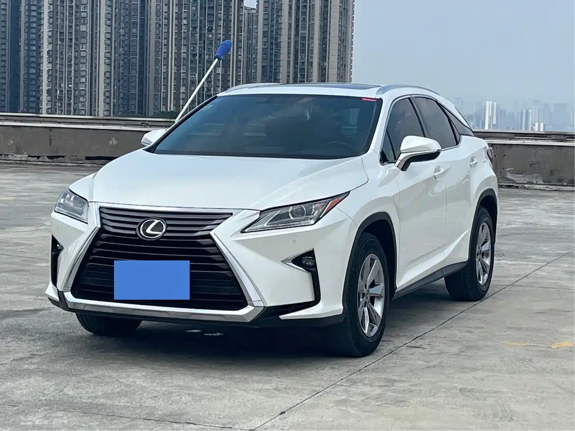 Фото 1 - Lexus RX