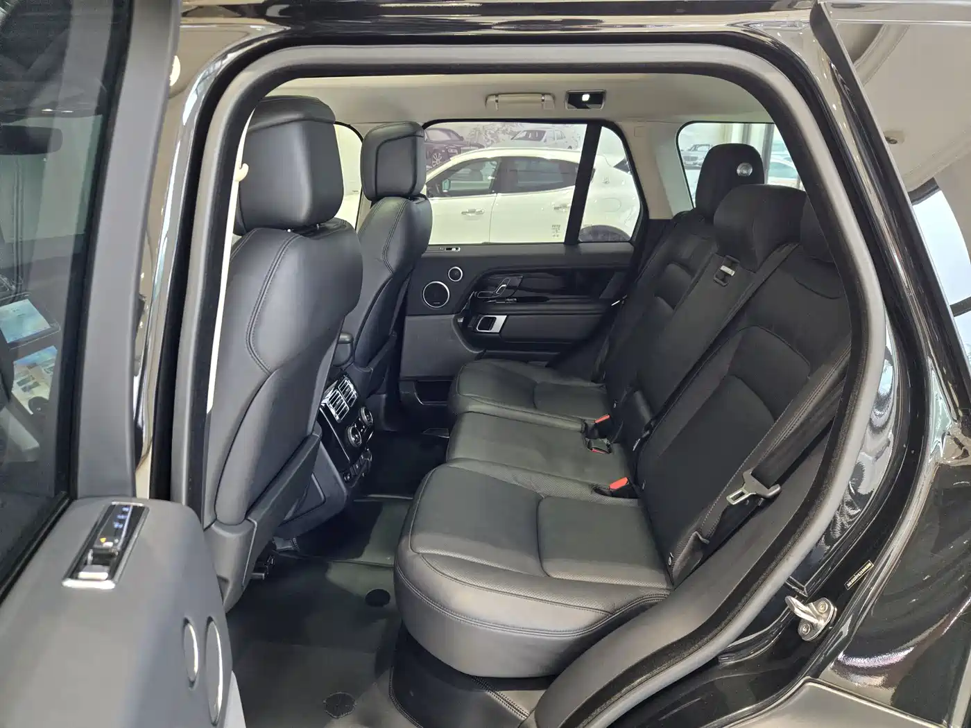 Land Rover Range Rover фото 10