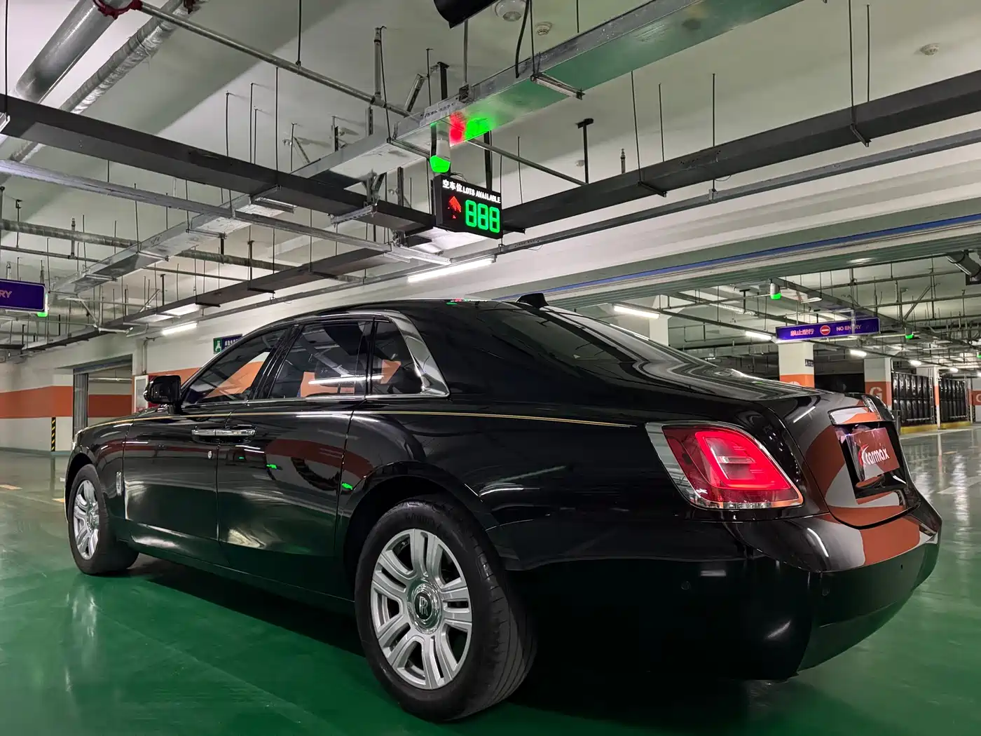 Rolls-Royce Ghost 2024 6.7T Standard Wheelbase фото 8