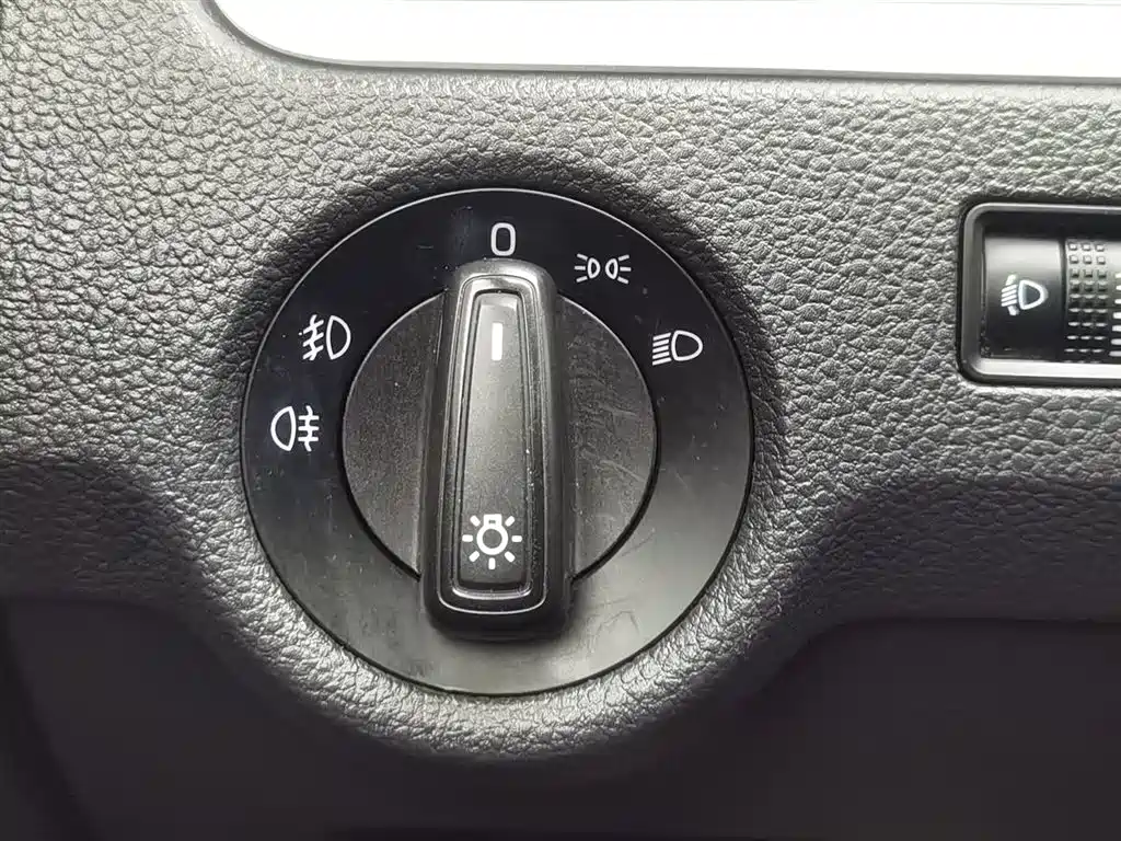 Škoda Skoda Rapid Spaceback 2019 Facelift 1.5L Automatic Comfort Version China VI фото 21