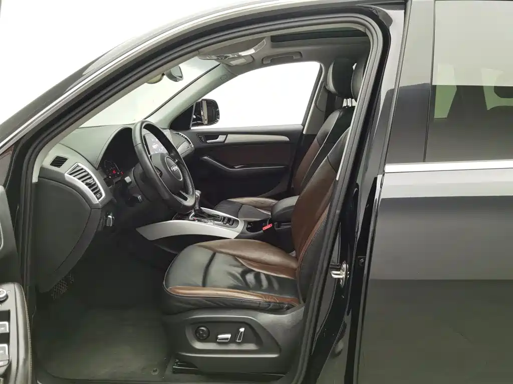 Audi Q5 2018 Collector's Edition 40 TFSI Technology фото 10