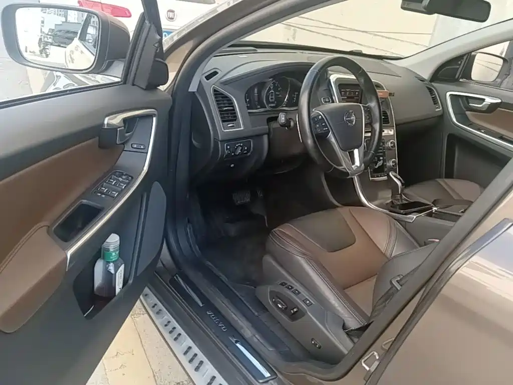 صورة 16 - Volvo XC60