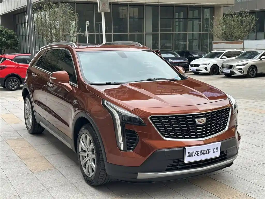CADILLAC XT4