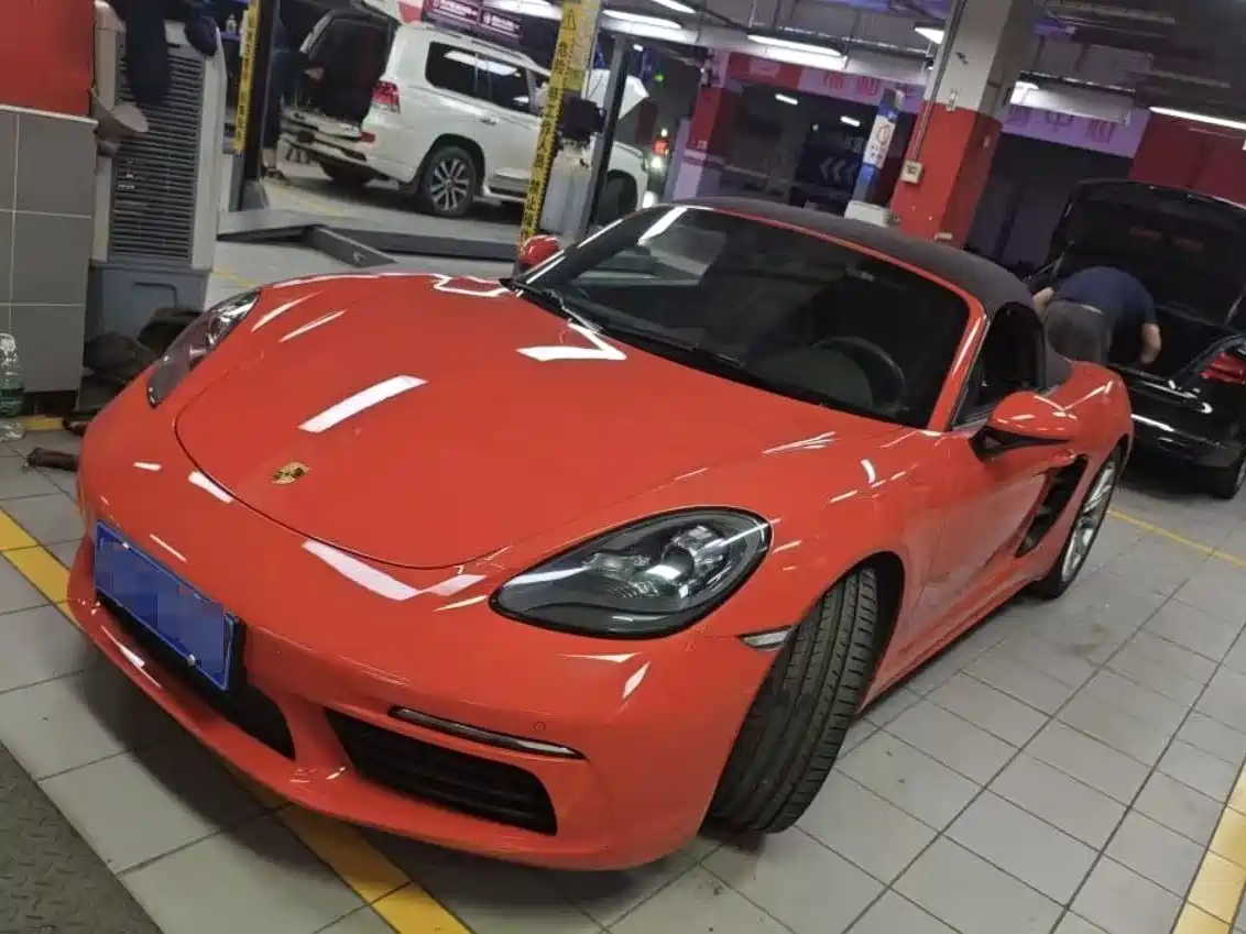 Photo 1 - Porsche 718