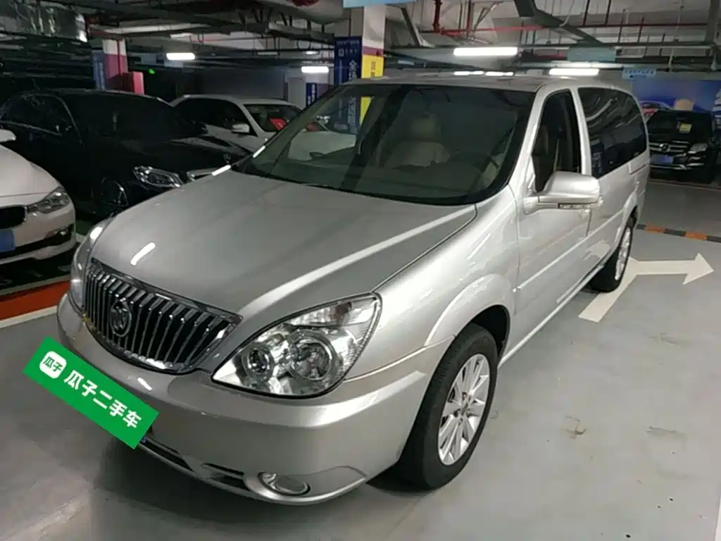 Фото 1 - Buick GL8