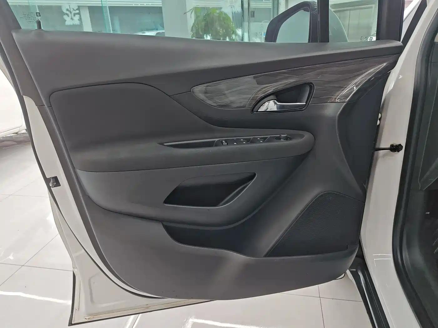 Buick Encore 2017 18T Automatic 2WD Urban Leading фото 20
