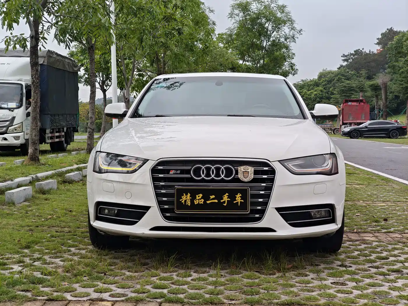 Audi A4L 2013 35 TFSI Automatic Standard фото 3
