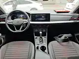 صورة 10 - Volkswagen Lavida