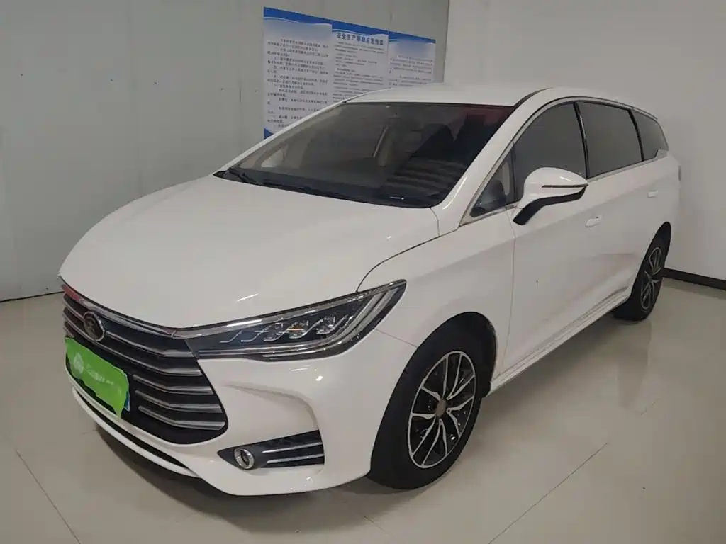 Фото 2 - BYD Song MAX