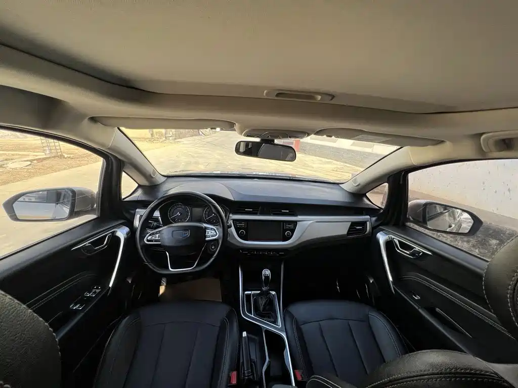 Фото 8 - Geely Vision X3