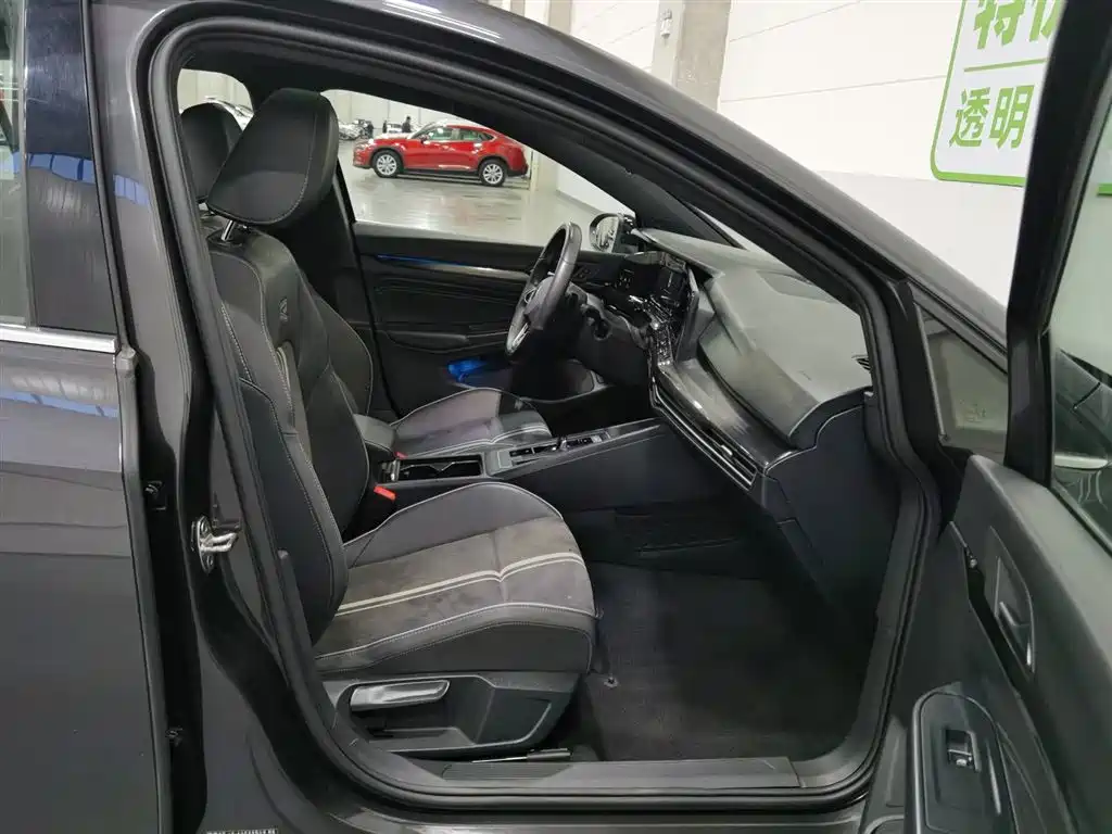 Volkswagen Golf 2021 280TSI DSG R-Line фото 23