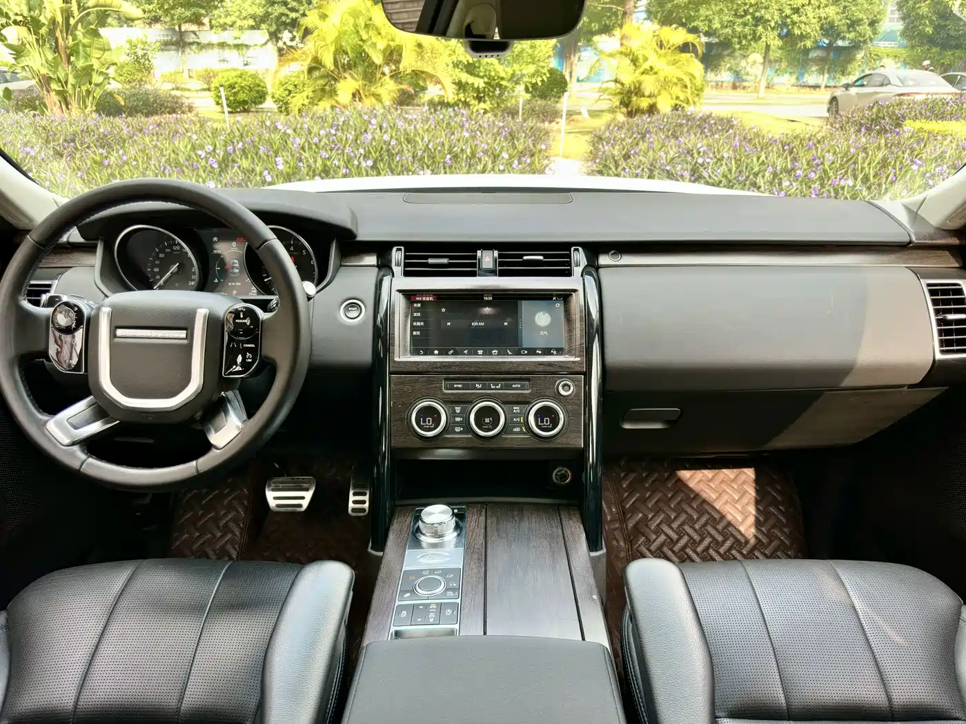Land Rover Discovery 2019 3.0 SC V6 SE фото 10