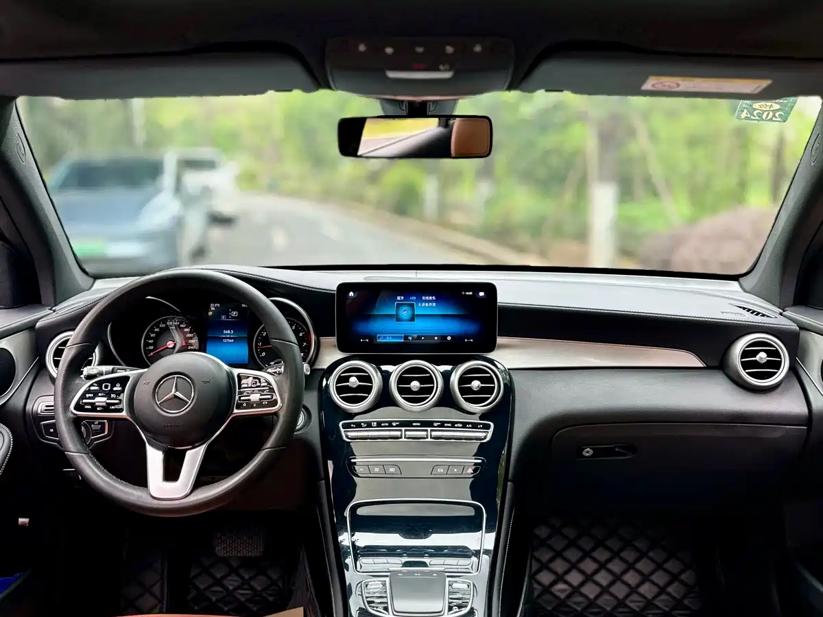 Mercedes-Benz GLC 2020 GLC 260 L 4MATIC Dynamic фото 16