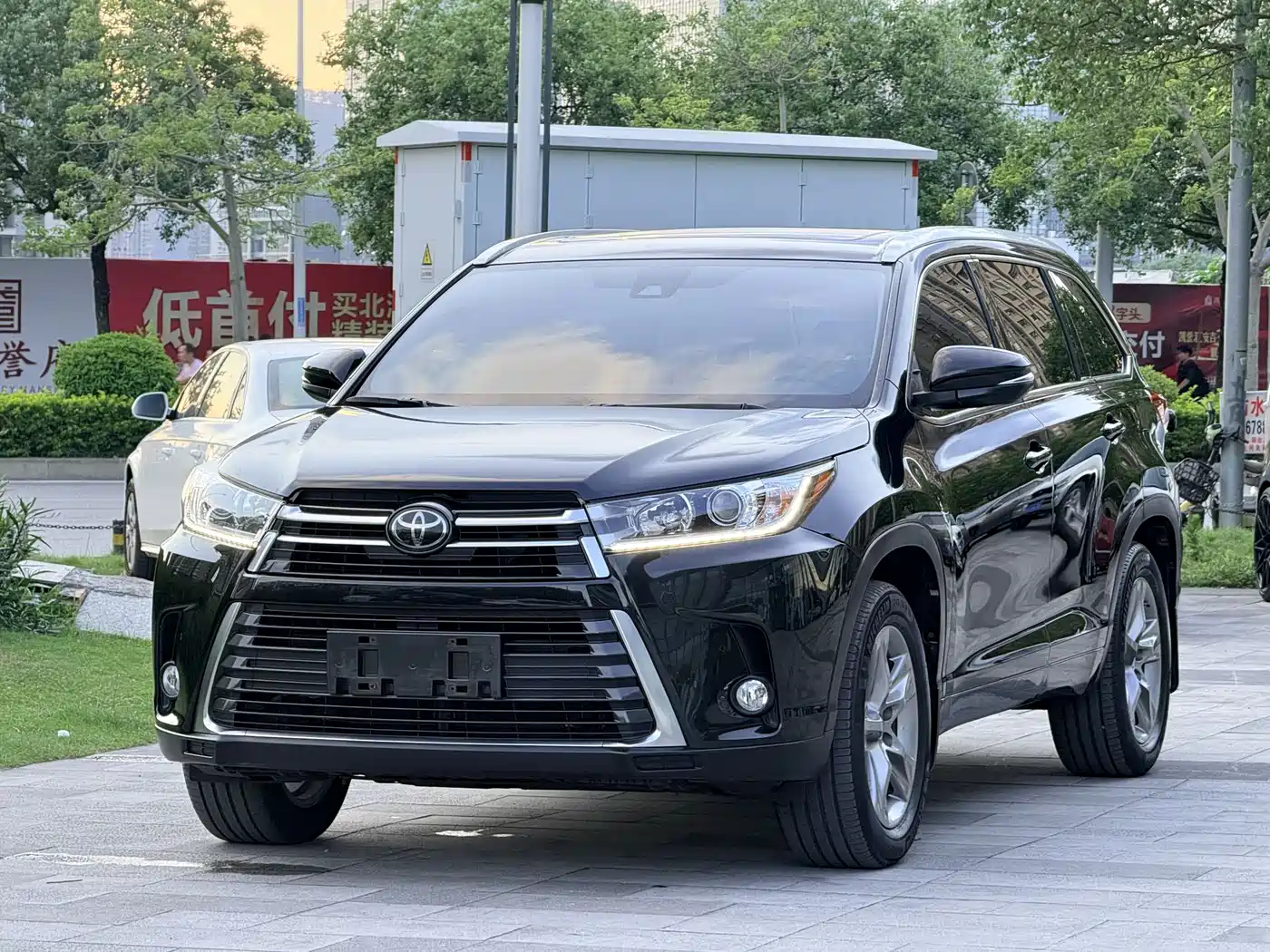 Toyota Highlander 2018 2.0T 4WD Premium 7-seater (China V)