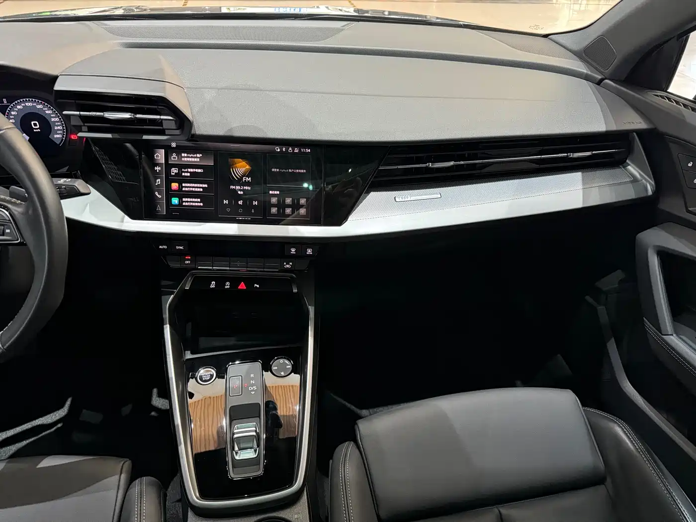 Audi A3 2024 Model A3L Limousine 35 TFSI Fashion Sport фото 9