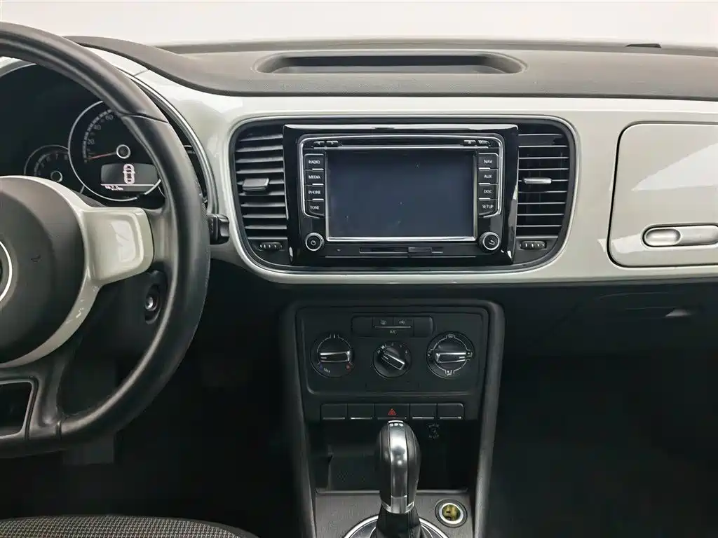 Volkswagen Beetle 2014 1.2TSI Fashion Edition фото 12