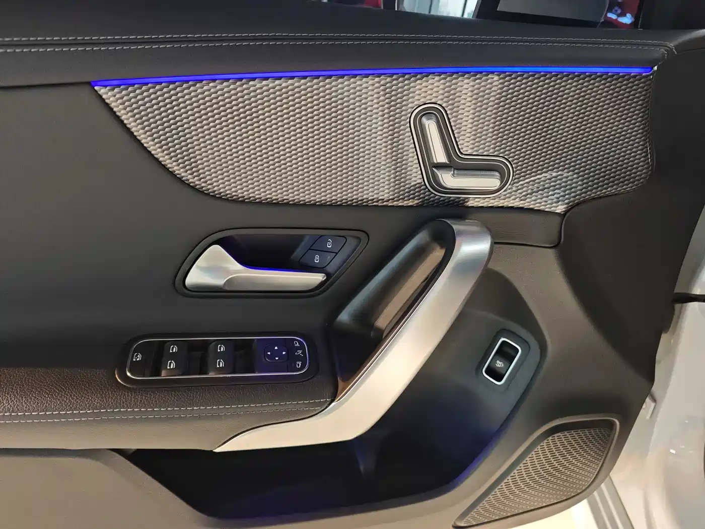 Mercedes-Benz A-Class 2021 A 200 L Sport Sedan Fashion Edition фото 8