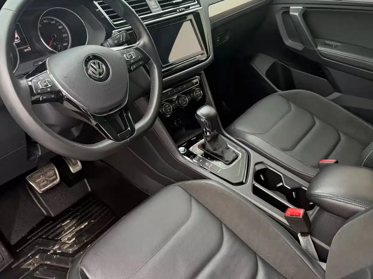 Volkswagen Tiguan L 2019 280TSI Auto 2WD Panorama Comfort Edition China VI фото 4