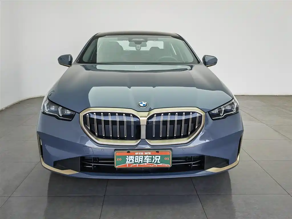 BMW 5 Series 2024 530Li Premium Luxury Package фото 3