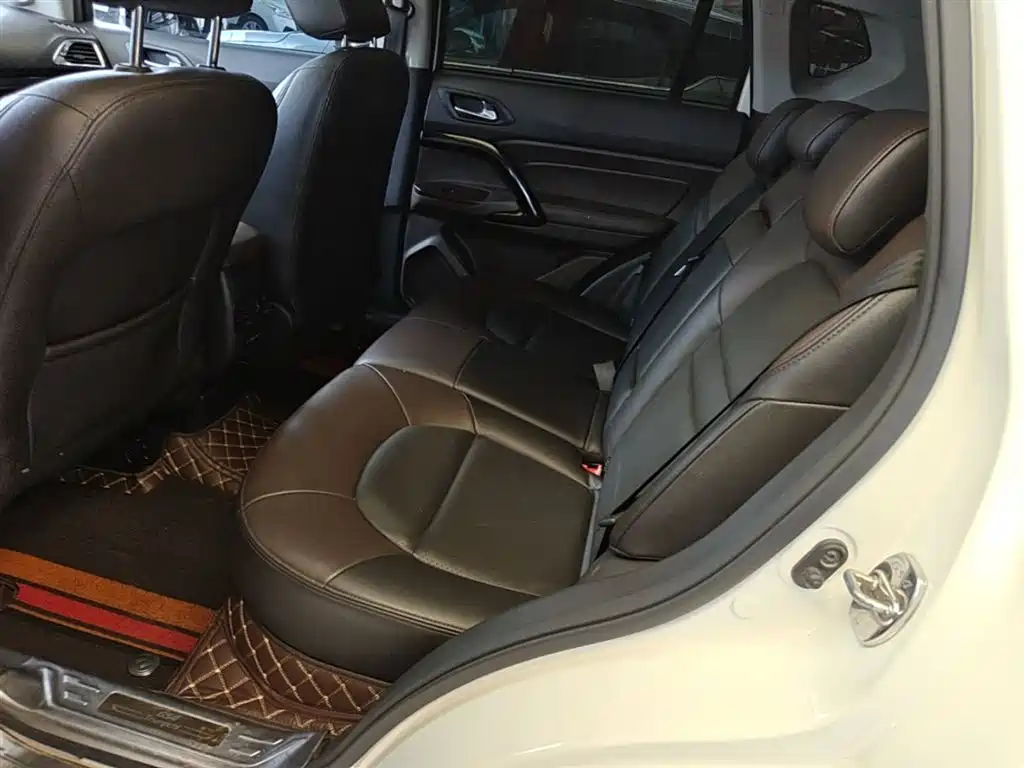GAC Trumpchi Trumpchi GS4 2017 235T Automatic 2WD Luxury Smart Connected Edition фото 17