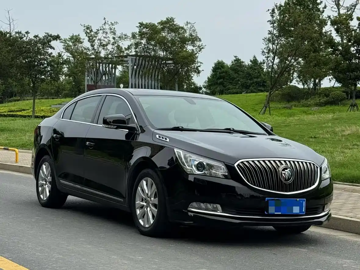 Фото 3 - Buick LaCrosse