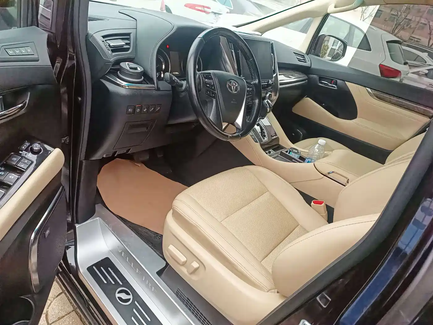 Toyota Vellfire 2021 Crown Hybrid 2.5L HV Supreme Edition фото 7