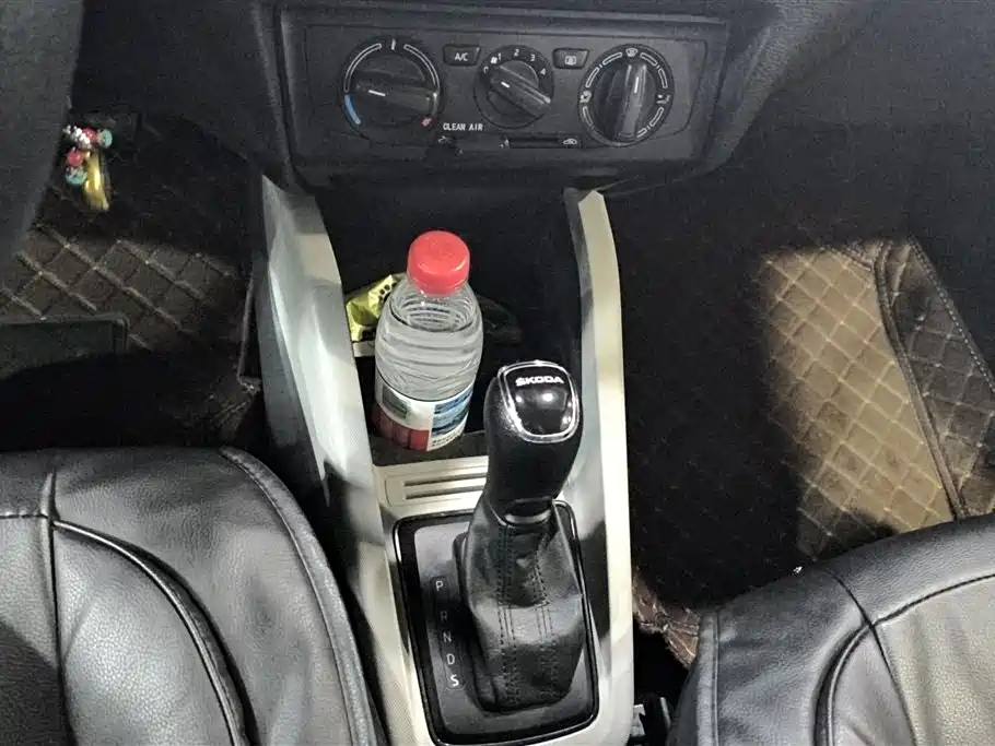 Škoda Fabia 2016 1.4L Automatic Car Enjoy Edition фото 16