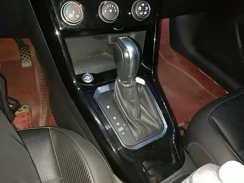 Volkswagen T-Roc, миниатюра 10