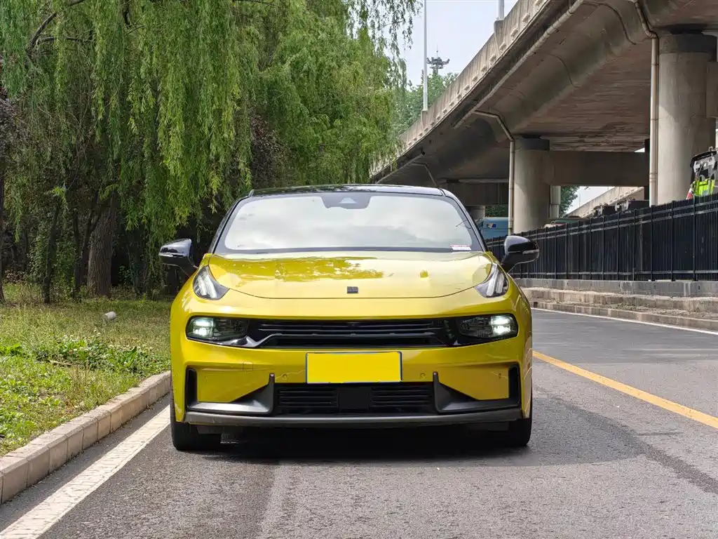 Lynk & Co 03 2021 03+ 2.0TD Auto Performance Package Edition фото 2