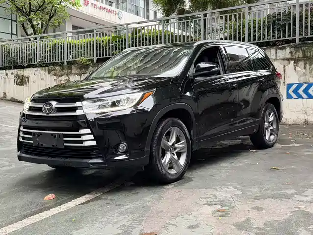 TOYOTA HIGHLANDER