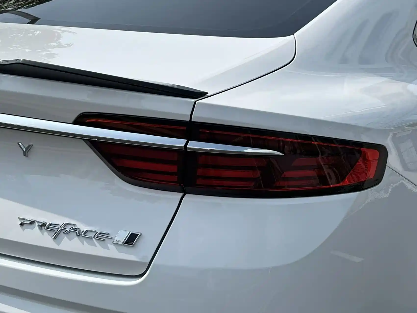 Фото 8 - Geely Preface