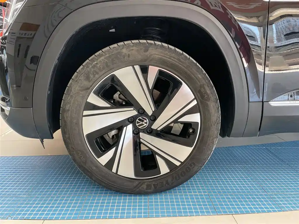 Volkswagen Teramont 2024 380TSI 4WD Dragon Glory Edition фото 32