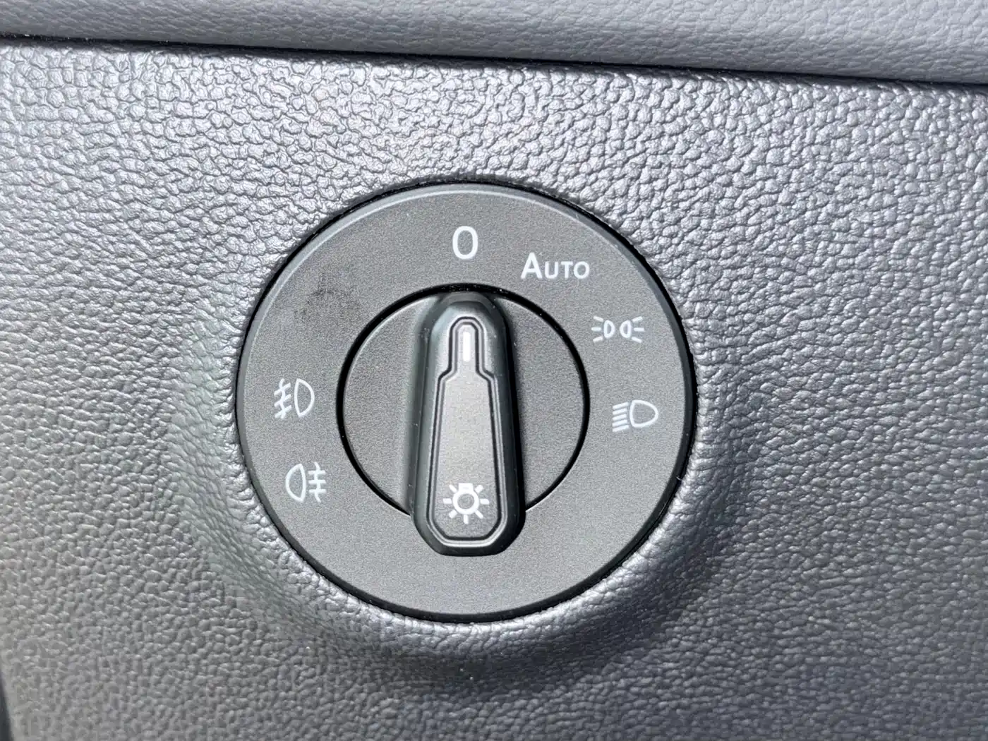Volkswagen Tharu 2022 280TSI FWD Luxury Edition фото 16