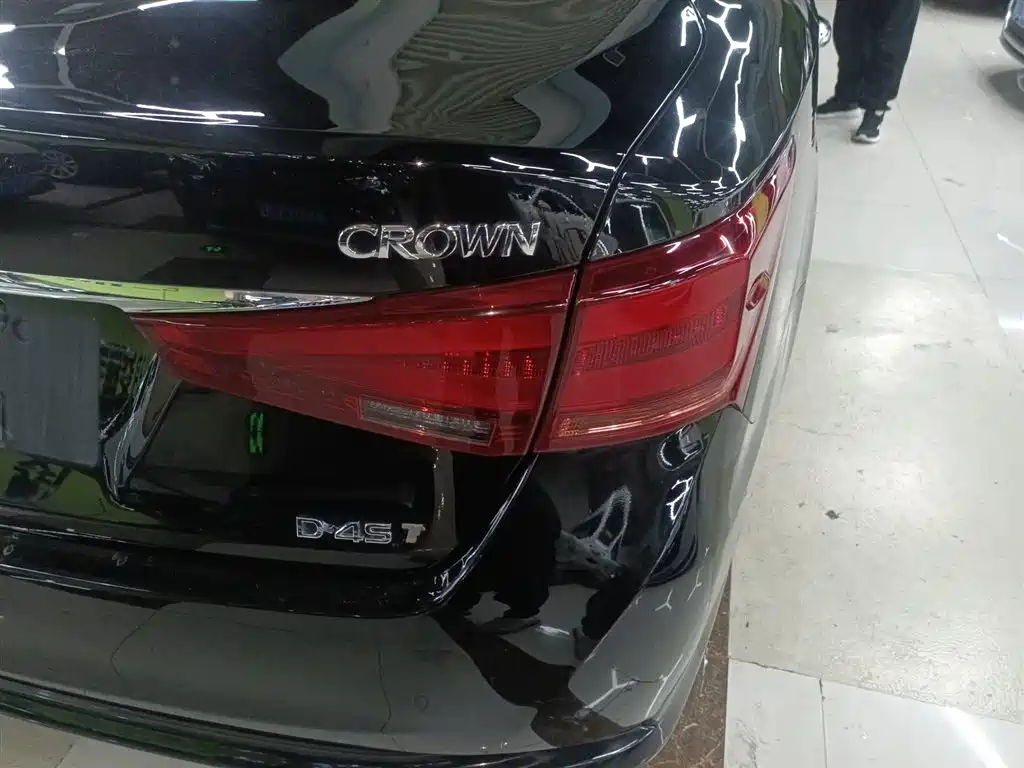 Toyota Crown 2017 2.0T Sport Edition фото 8