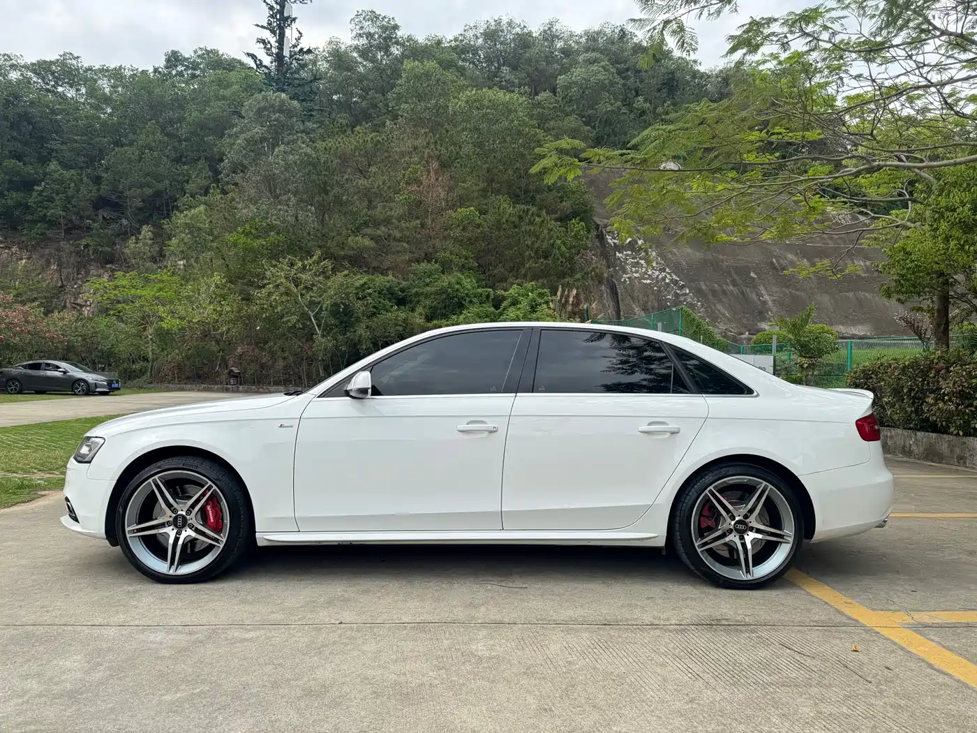 Audi A4L 2015 45 TFSI quattro Individual Sport фото 4