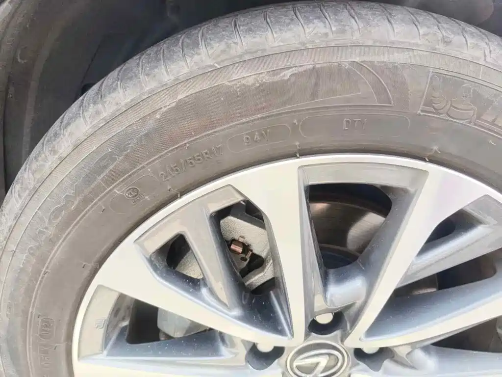 Фото 7 - Lexus ES