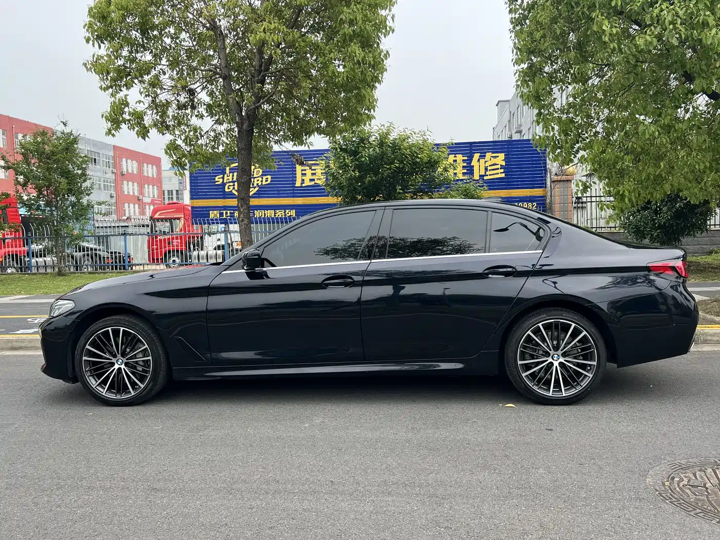 BMW 5 Series 2023 530Li Leading M Sport Package фото 8