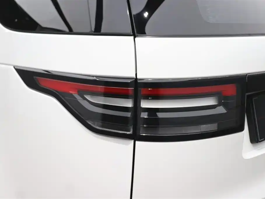 Land Rover Discovery 2018 3.0 SC V6 SE фото 29