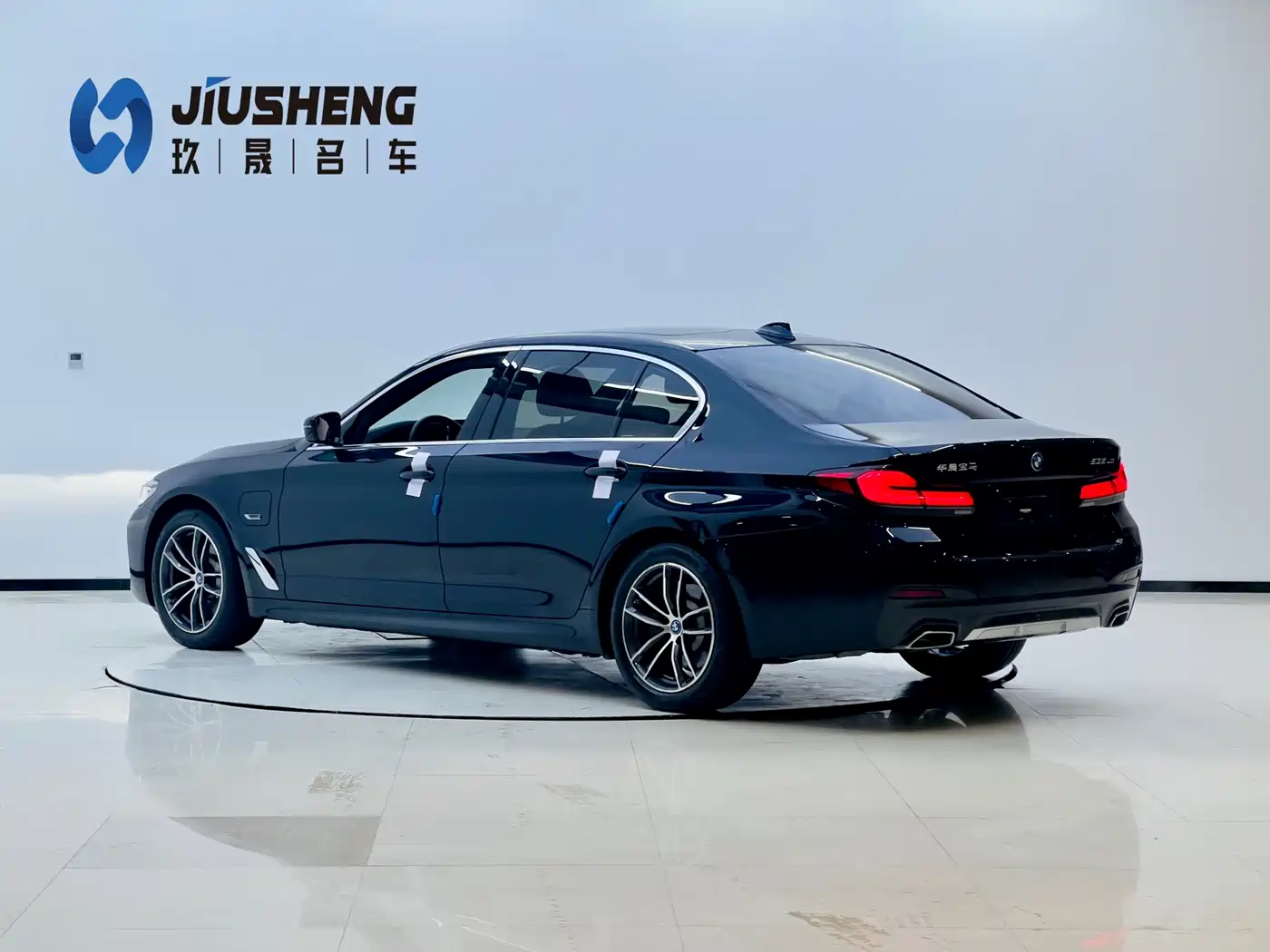 BMW 5 Series New Energy 2022 Facelift 535Le M Sport Package фото 4