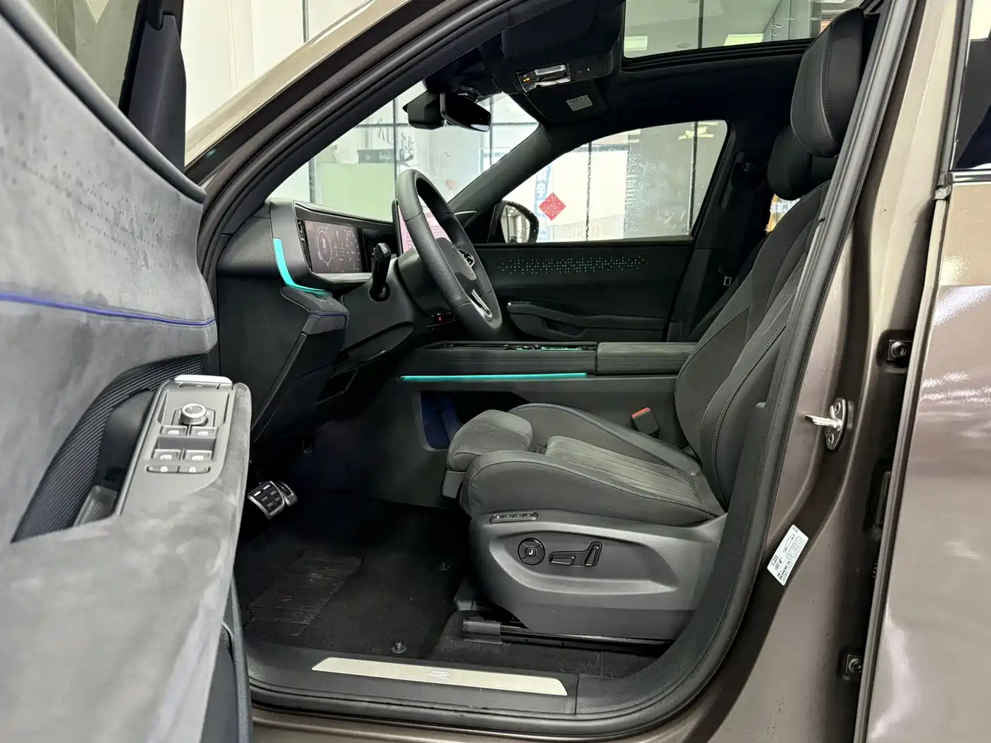 Volkswagen Teramont 2025 Teramont Pro 450TSI 4WD Summit Edition фото 5