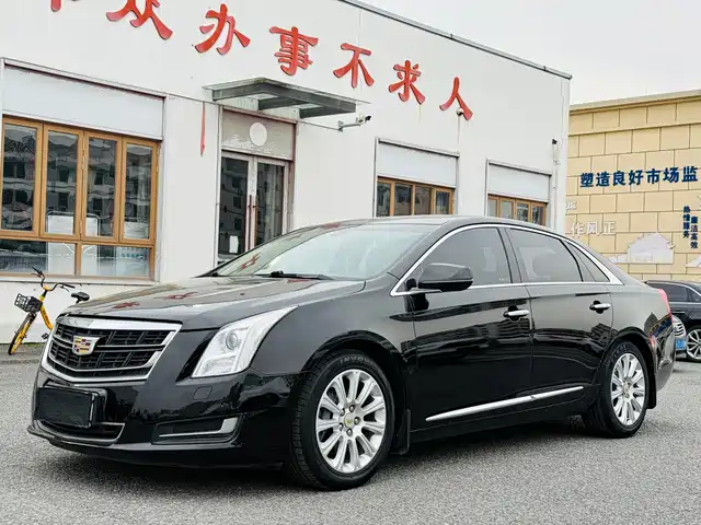 CADILLAC XTS