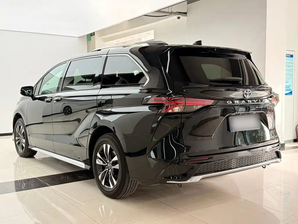 Toyota Granvia 2025 2024 2.5L Hybrid Premium PLUS 4WD Edition