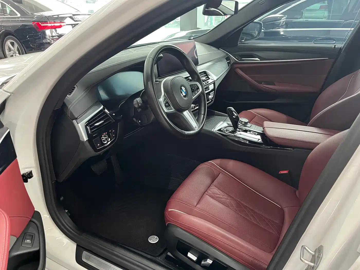 BMW 5 Series 2022 530Li Leading M Sport Package фото 6