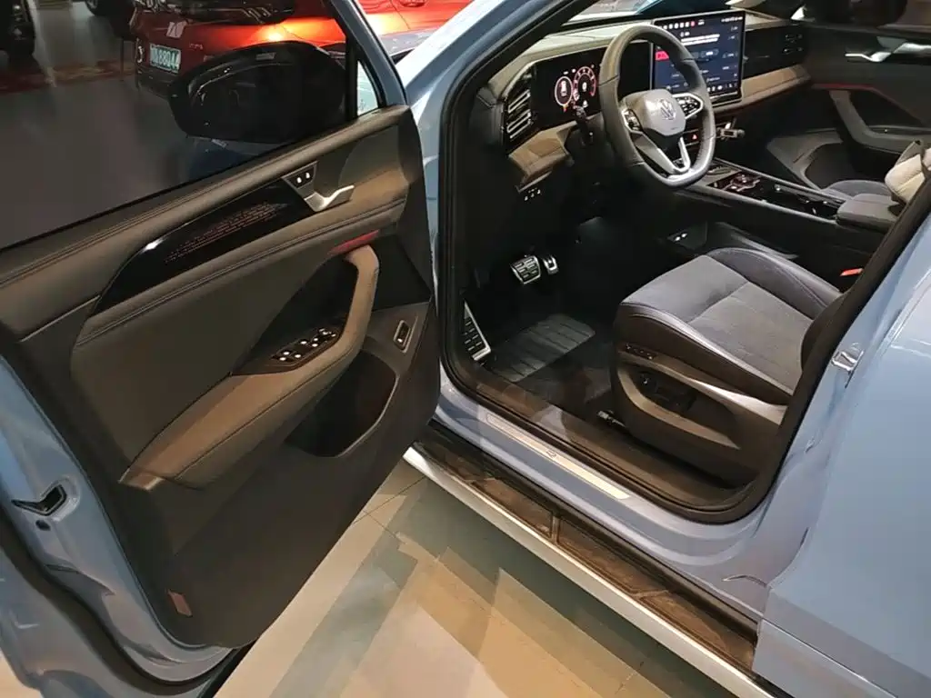 Volkswagen Tiguan L 2025 2026 PRO 380TSI 4WD R-Line Smart Premium Edition